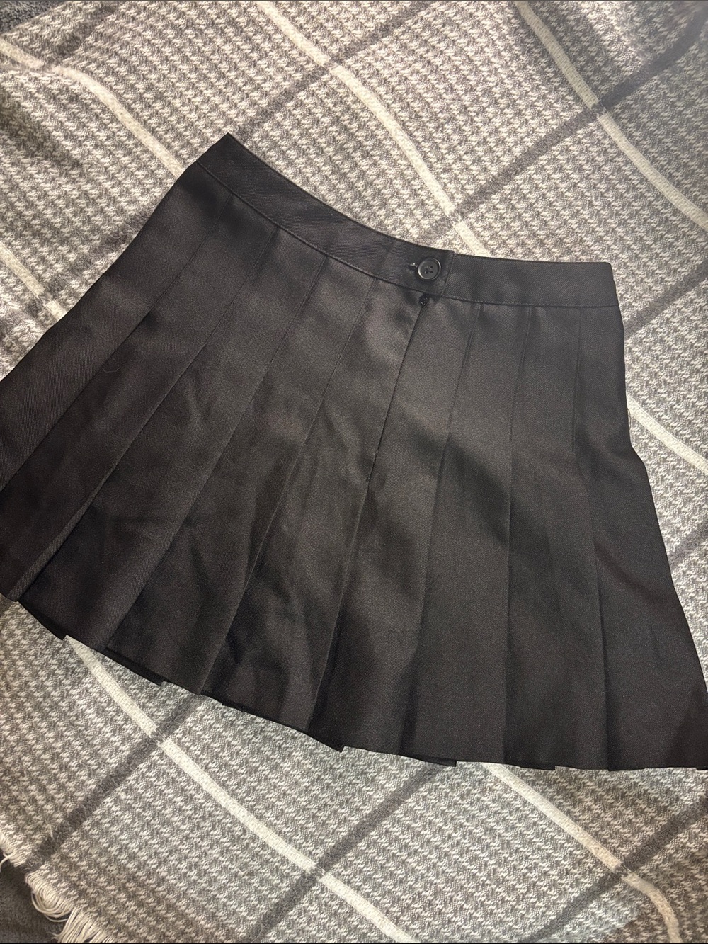 Forever 21 Black Pleated Mini Skirt with Button Waist